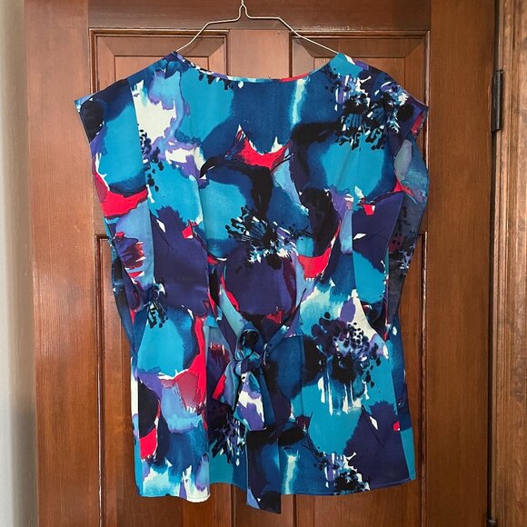 Size Large Daisy Fuentes cobalt blue empire waist top with ties in back - Picture 2 of 11